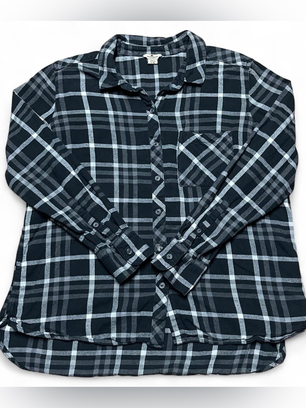 Woolrich Womens XL Flannel Black White Plaid Button Down Shirt Outdoor Hiking